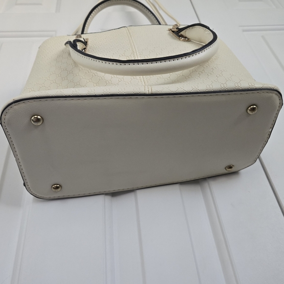 Cream Crossbody Bag - Picture 7 of 11
